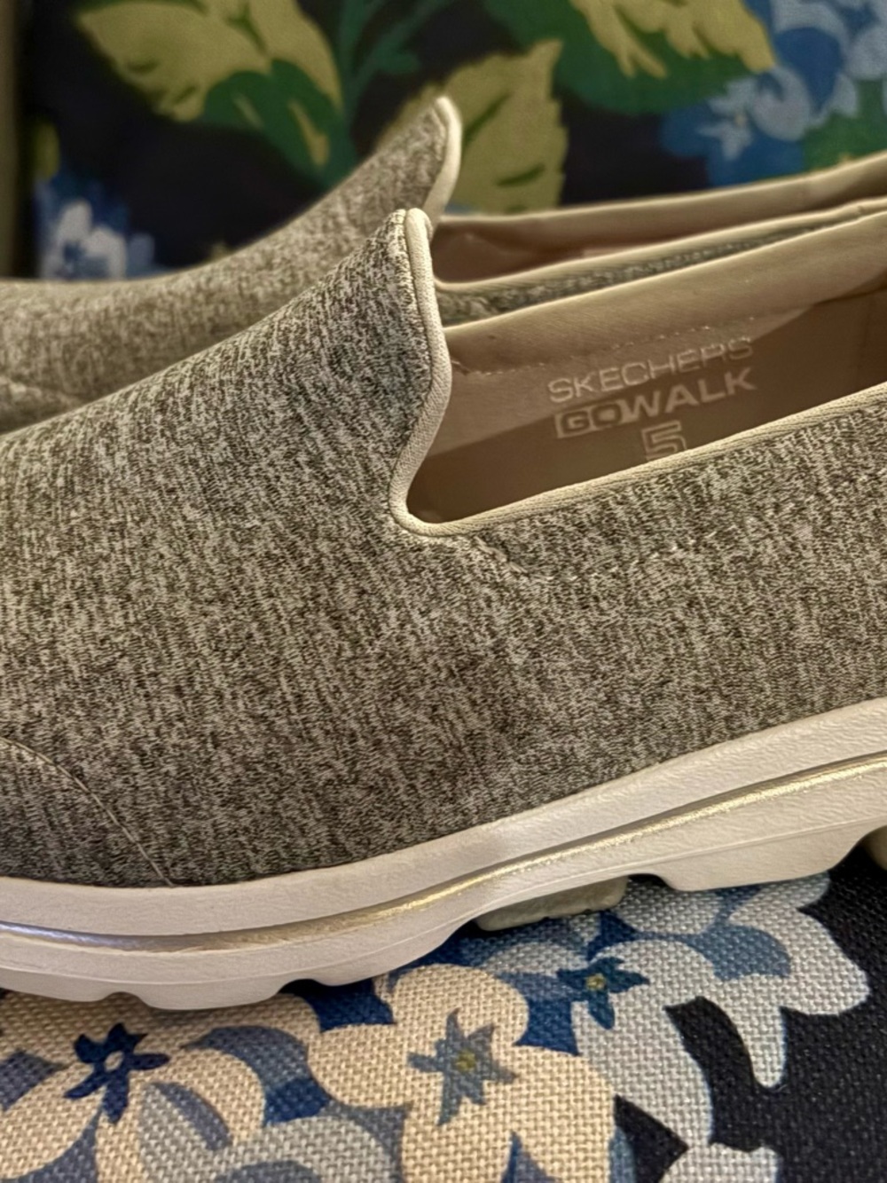 Skechers Air Cooled Goga Mat Women’s Size 10 Slip-ON Sneakers